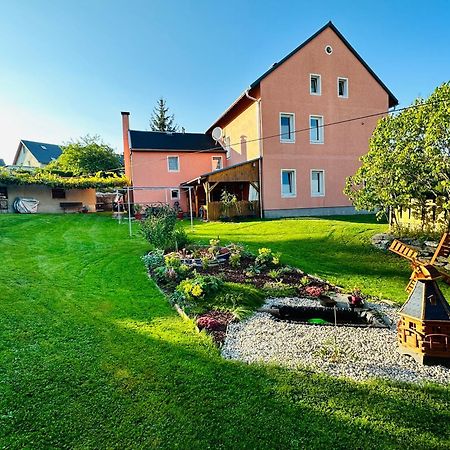 Gemuetliche Wohnung In Gruenhainichen Erzgebirge Grunhainichen Luaran gambar